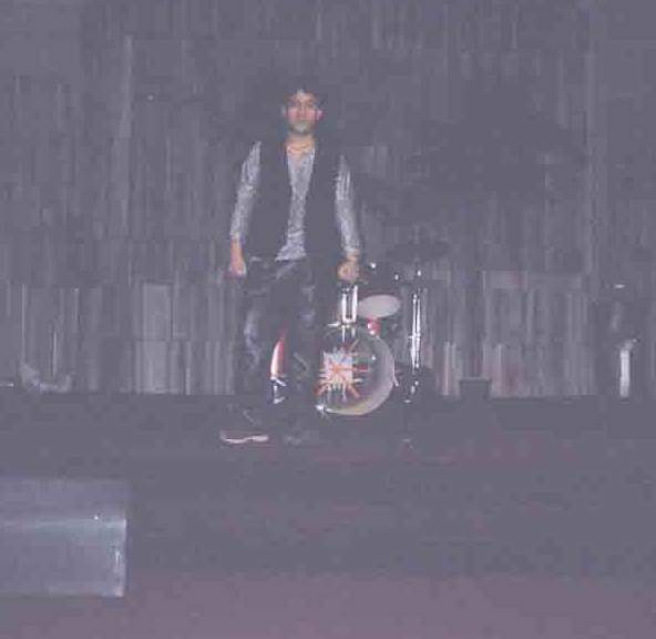 EIDMELAperformance.jpg (18418 bytes)